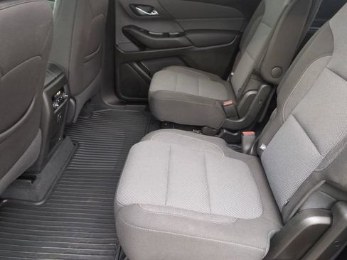 Certified 2023 Chevrolet Traverse LT FWD image 23