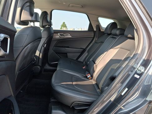Used 2023 Kia Sportage EX AWD/4WD image 8