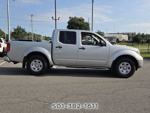 Used 2018 Nissan Frontier SV RWD image 6