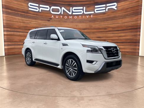 Used 2022 Nissan Armada SL w/ Captain's Chairs Package AWD/4WD image 9