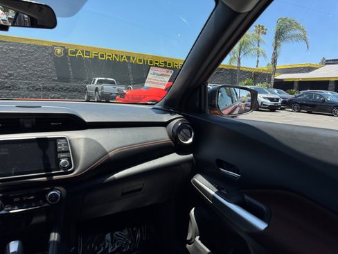 Used 2019 Nissan Kicks SR FWD image 18