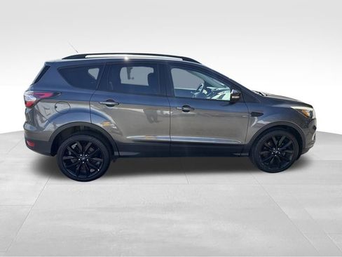 Used 2017 Ford Escape Titanium image 9