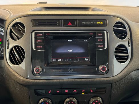 Used 2016 Volkswagen Tiguan S image 15