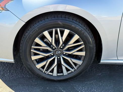 Used 2023 Nissan Altima 2.5 SV image 10