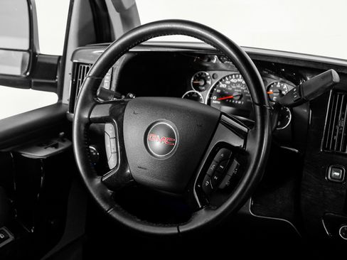 Used 2023 GMC Savana 2500 image 53