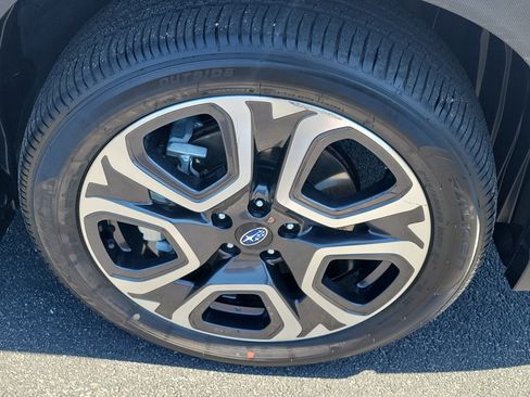 Used 2024 Subaru Ascent Limited w/ Technology Package image 8