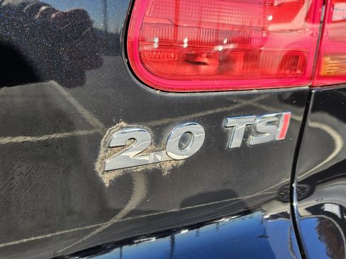 Used 2014 Volkswagen Tiguan S image 28