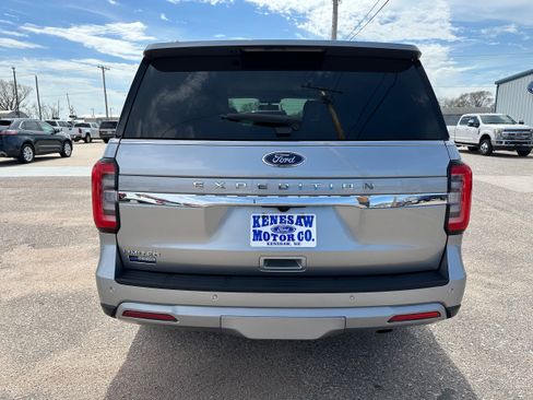 Used 2024 Ford Expedition Limited AWD/4WD image 5