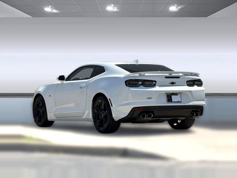 Used 2021 Chevrolet Camaro SS RWD image 3