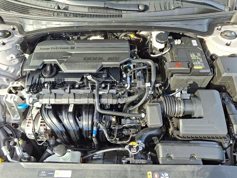 Certified 2025 Hyundai Elantra Sport image 27