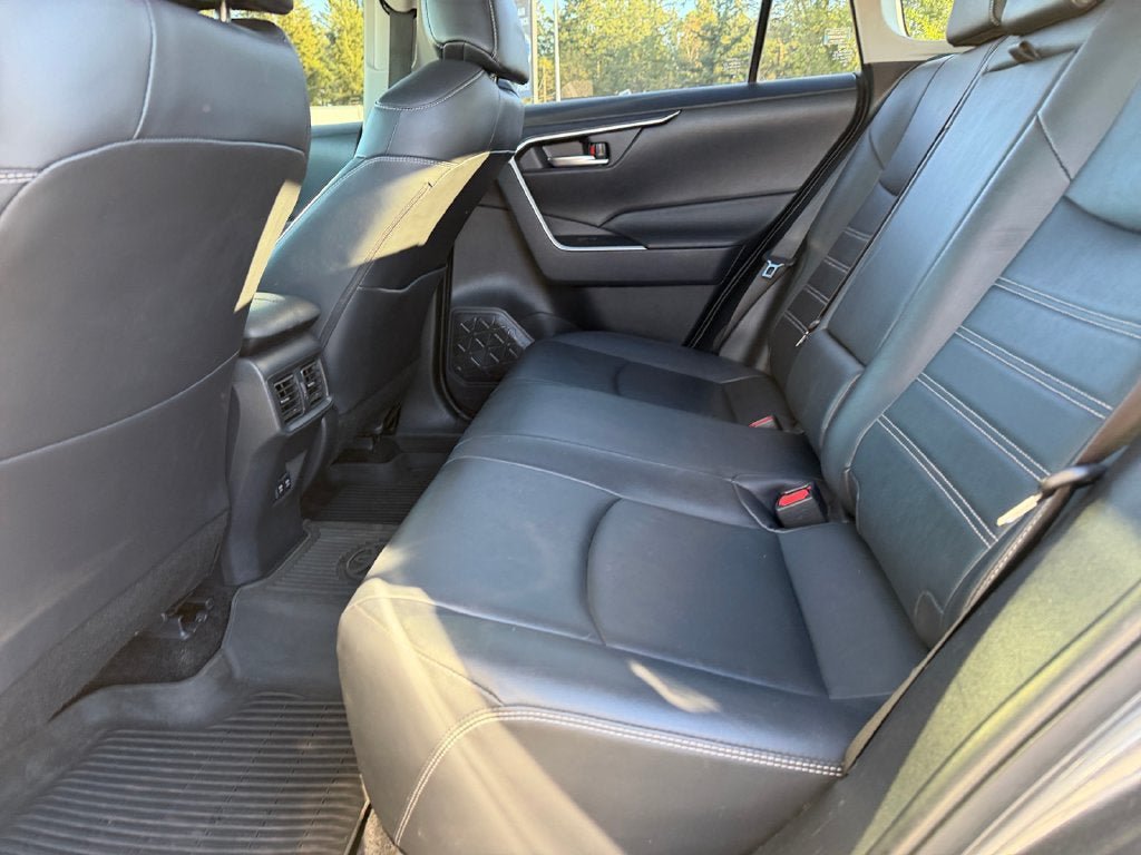 Used 2020 Toyota RAV4 XLE Premium AWD/4WD image 34