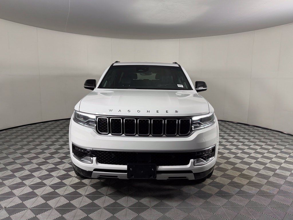 Used 2025 Jeep Wagoneer Series II AWD/4WD image 4
