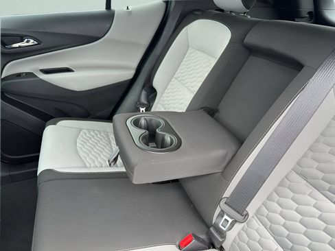 Used 2020 Chevrolet Equinox LS w/ LS Convenience Package FWD image 17
