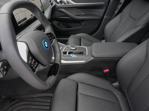 Certified 2025 BMW i4 eDrive40 w/ Premium Package RWD image 11