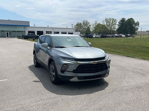 Used 2025 Chevrolet Blazer LT AWD/4WD image 8