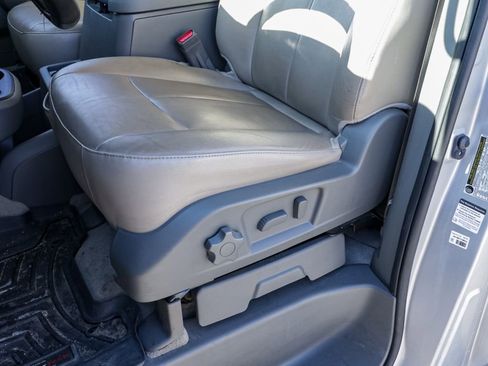 Used 2021 Nissan NV 3500 SL image 18