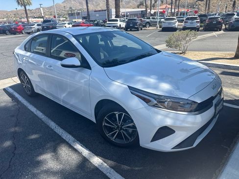 Used 2023 Kia Forte LXS w/ LXS Technology Package FWD image 2
