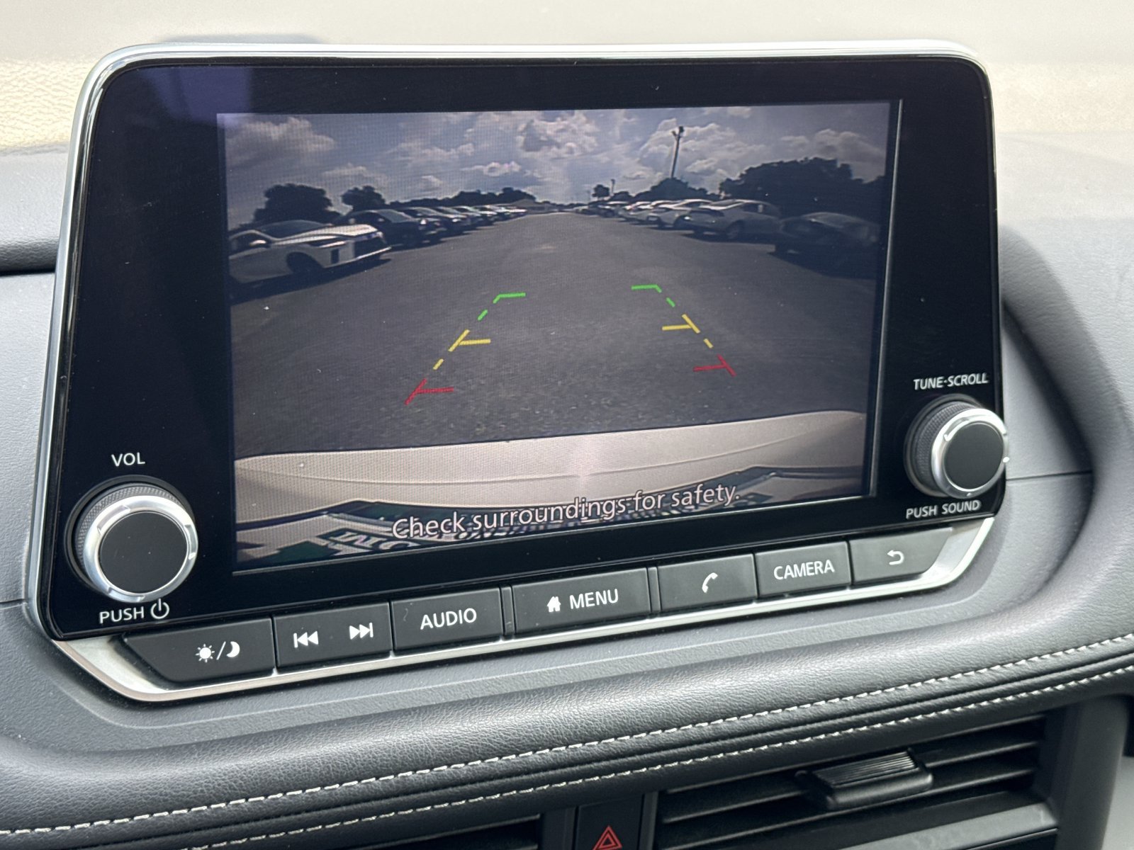 Used 2025 Nissan Rogue S FWD image 22