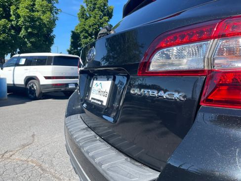 Used 2018 Subaru Outback 2.5i Premium AWD/4WD image 14