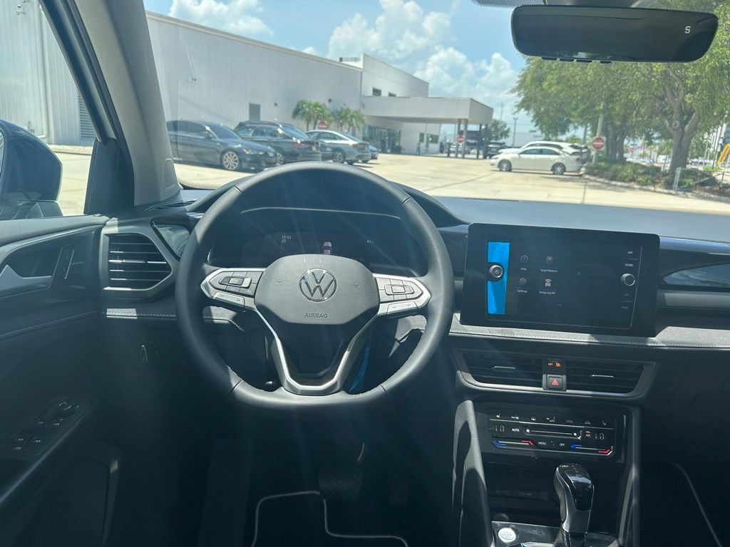 New 2026 Volkswagen Taos SE FWD image 47