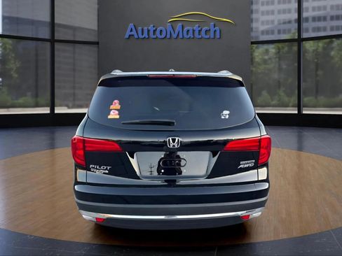 Used 2018 Honda Pilot Touring image 9