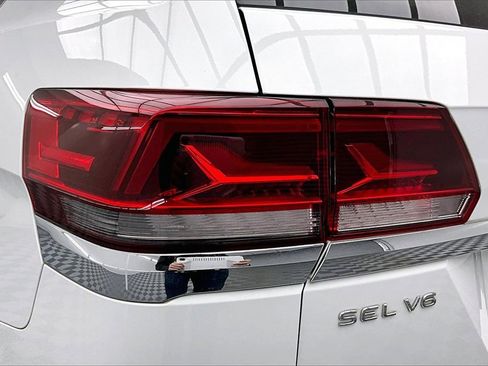 Used 2021 Volkswagen Atlas SEL Premium image 31