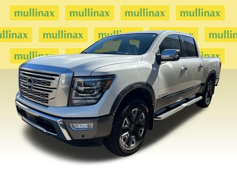 Used 2024 Nissan Titan Platinum Reserve w/ Moonroof Package AWD/4WD image 6