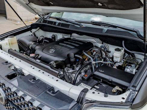 Used 2018 Toyota Tundra Platinum image 38