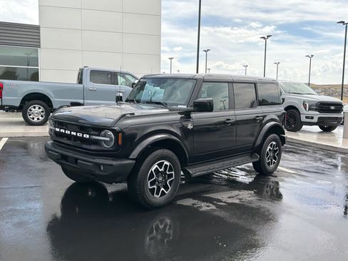 Certified 2025 Ford Bronco Outer Banks AWD/4WD image 2