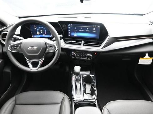 New 2026 Chevrolet Trax ACTIV w/ Sunroof Package FWD image 24