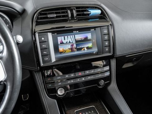 Used 2017 Jaguar F-PACE S image 34