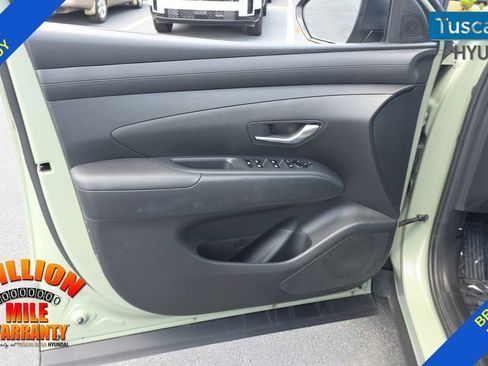 Used 2025 Hyundai Santa Cruz SE FWD image 12