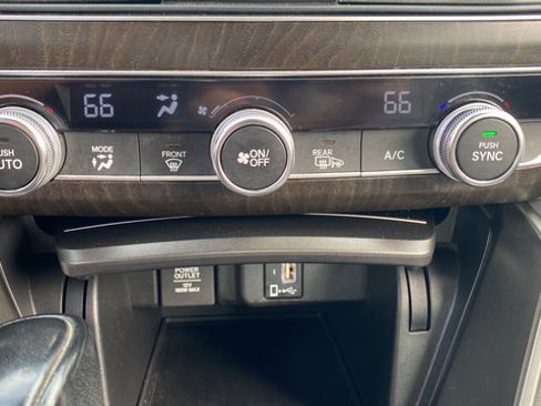 Used 2018 Honda Accord EX-L image 18