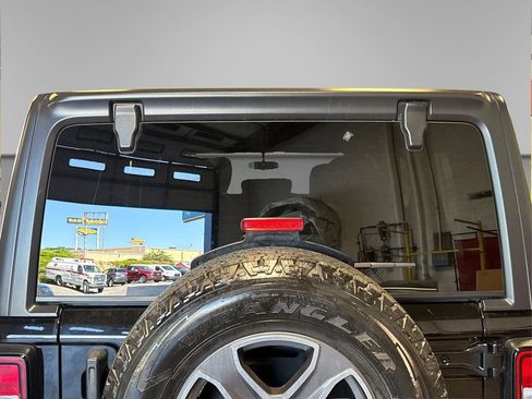 Used 2018 Jeep Wrangler Unlimited Sport AWD/4WD image 18