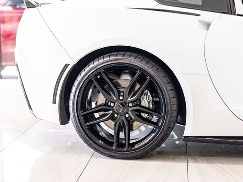 Used 2019 Chevrolet Corvette Stingray Coupe w/ Carbon Flash Badge Package RWD image 11