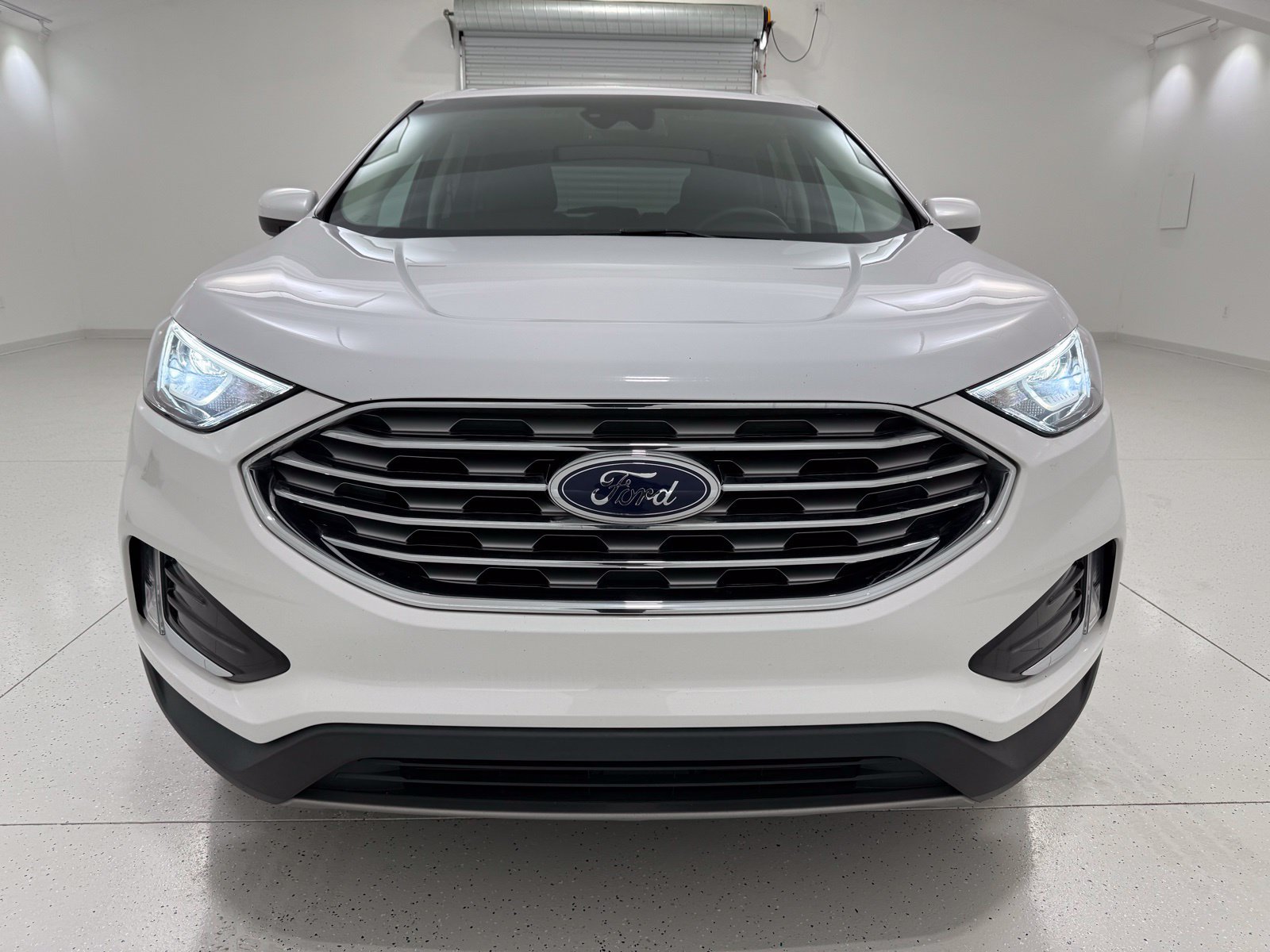 Used 2021 Ford Edge SEL FWD image 2