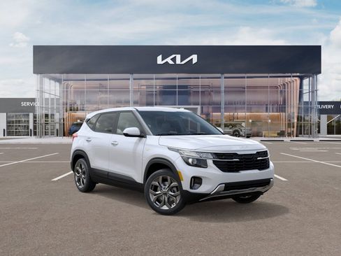 New 2026 Kia Seltos LX FWD image 9