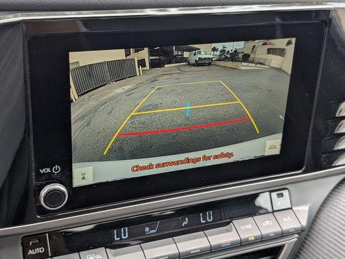Used 2025 Toyota Camry SE FWD image 6