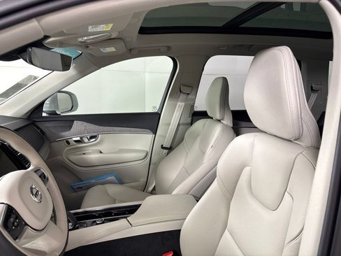 Used 2025 Volvo XC90 B6 Plus w/ Protection Package Premier AWD/4WD image 30