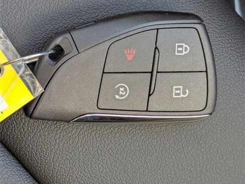 New 2026 GMC Canyon Elevation w/ Convenience Package image 31