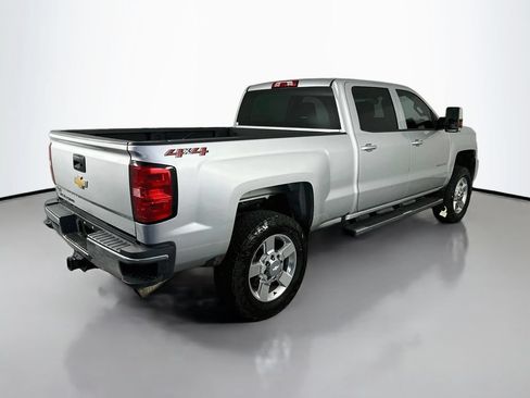Used 2019 Chevrolet Silverado 2500 W/T AWD/4WD image 7