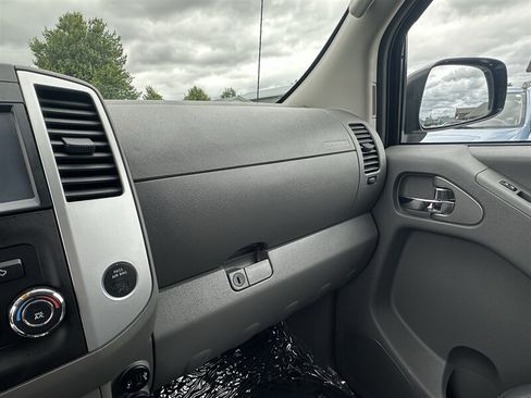 Used 2019 Nissan Frontier SV AWD/4WD image 38