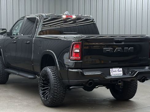 Used 2025 RAM 1500 Big Horn AWD/4WD image 3