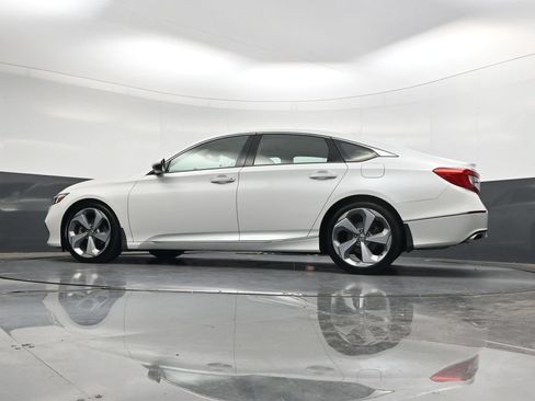 Used 2018 Honda Accord Touring image 34