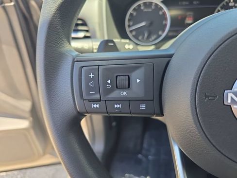 Used 2024 Nissan Rogue SV FWD image 21