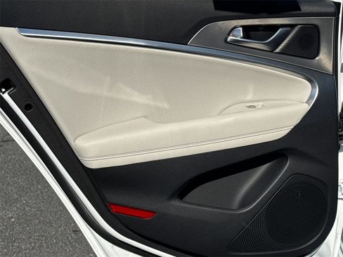 Used 2025 Genesis G70 2.5T w/ Sport Prestige Package image 21