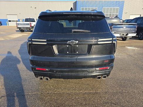 Used 2025 Chevrolet Traverse RS image 4
