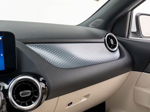 New 2026 Mercedes-Benz GLA 250 4MATIC image 32