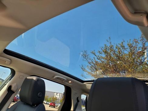 Used 2025 Land Rover Discovery Sport S image 16