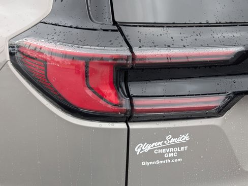 New 2026 GMC Acadia AT4 w/ LPO, Floor Liner Package AWD/4WD image 11